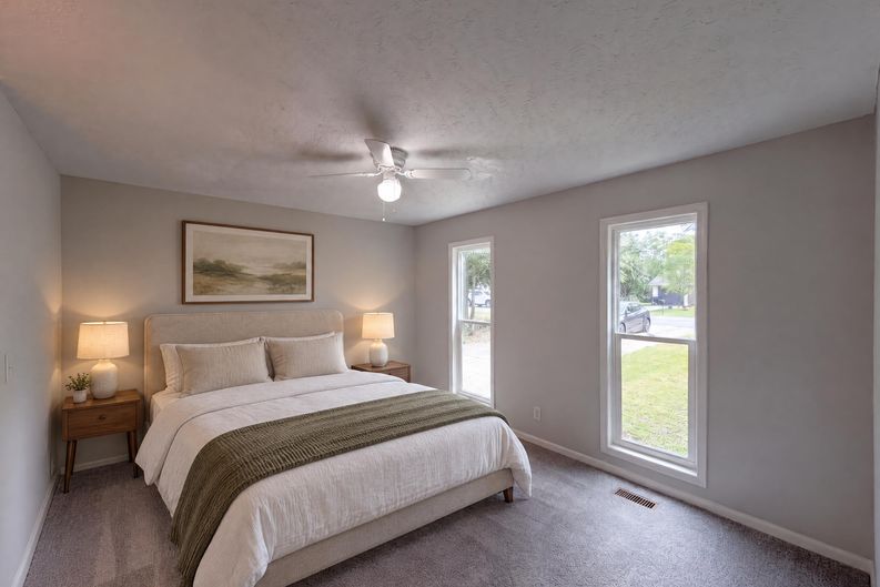Photo 11 of 17 of 909 Axis Cir, Hope Mills, NC