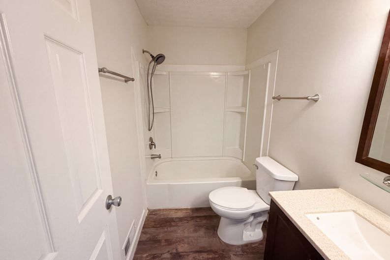Photo 12 of 22 of 5698 Canehill Ln, Hilliard, OH