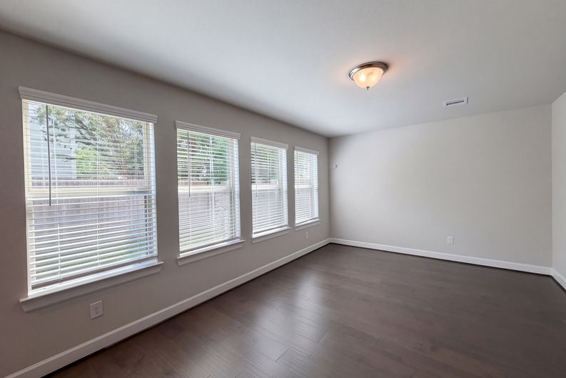Photo 9 of 23 of 10707 Centre Forest Dr, Houston, TX