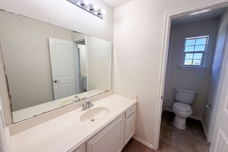 Photo 11 of 18 of 4038 Golden Rod Dr, Forney, TX