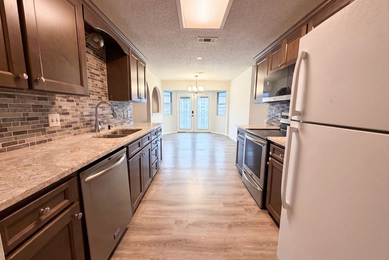 Photo 7 of 18 of 203 W Hogan Dr, Copperas Cove, TX