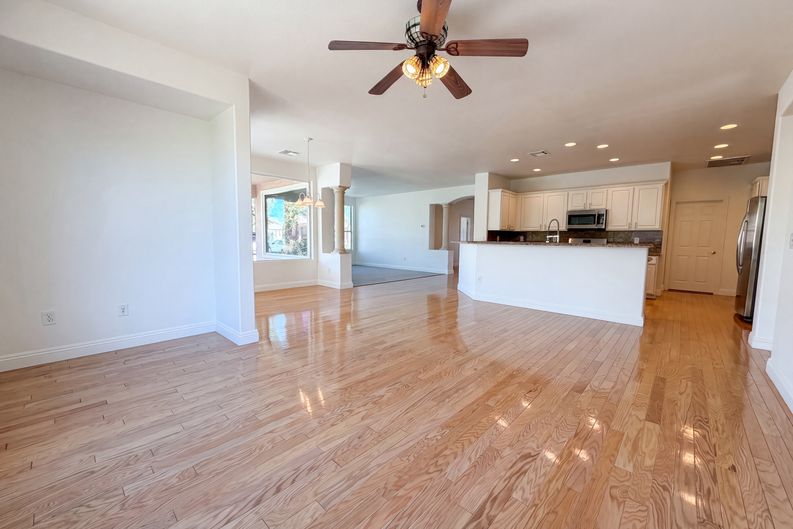 Photo 16 of 23 of 10228 Donde Ave, Las Vegas, NV