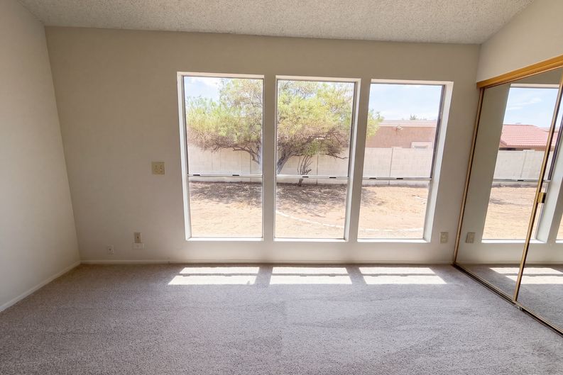 Photo 15 of 29 of 615 W Montoya Ln, Phoenix, AZ