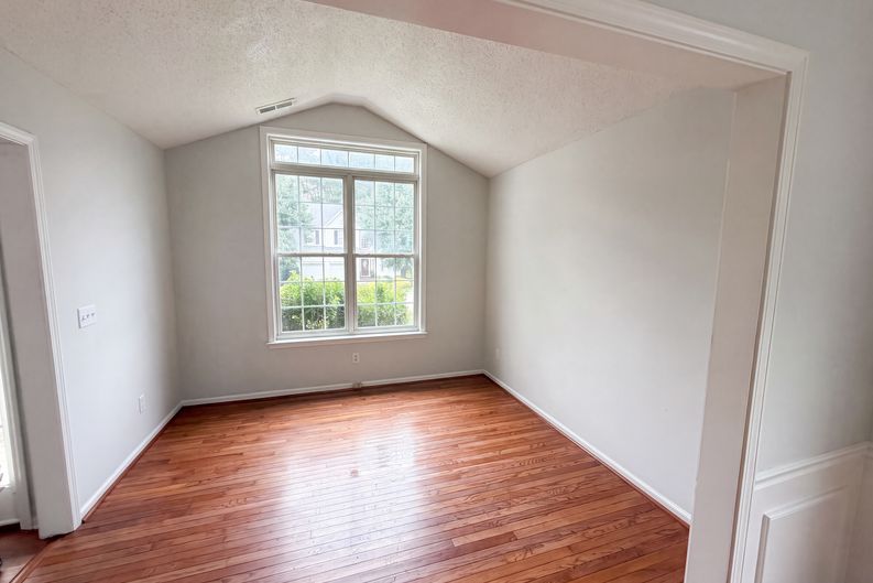 Photo 7 of 17 of 4549 Drewbridge Way, Raleigh, NC