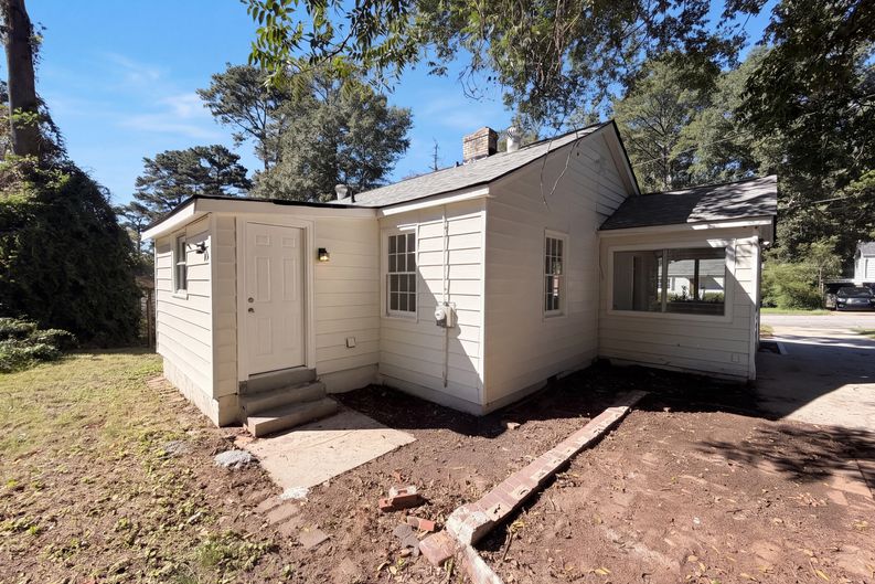 Photo 47 of 53 of 1330 Lynford Dr SW, Atlanta, GA