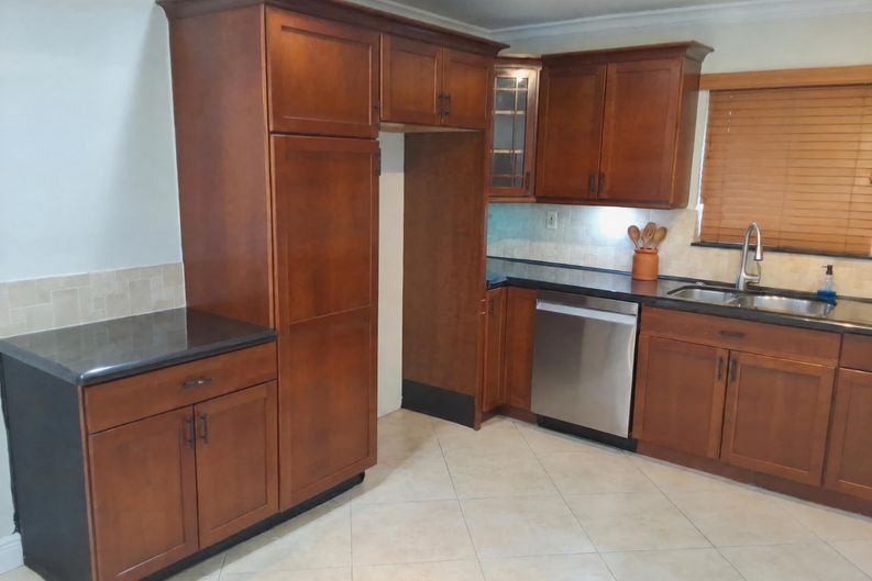 Photo 8 of 36 of 1825 NE 26th Dr, Wilton Manors, FL