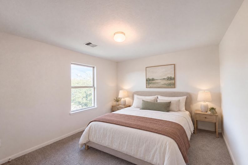 Photo 11 of 18 of 15835 Copper Oak Ln, Houston, TX