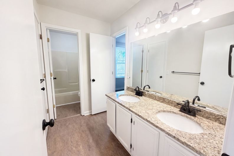 Photo 15 of 23 of 1819 Bourne Cir, Clarksville, TN