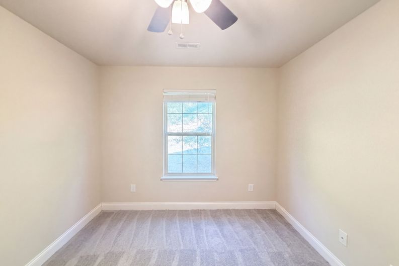 Photo 11 of 20 of 316 Vincent St, Alabaster, AL