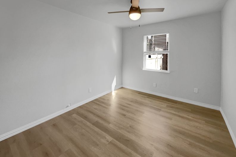 Photo 12 of 16 of 9618 Tamalpais Dr, Dallas, TX