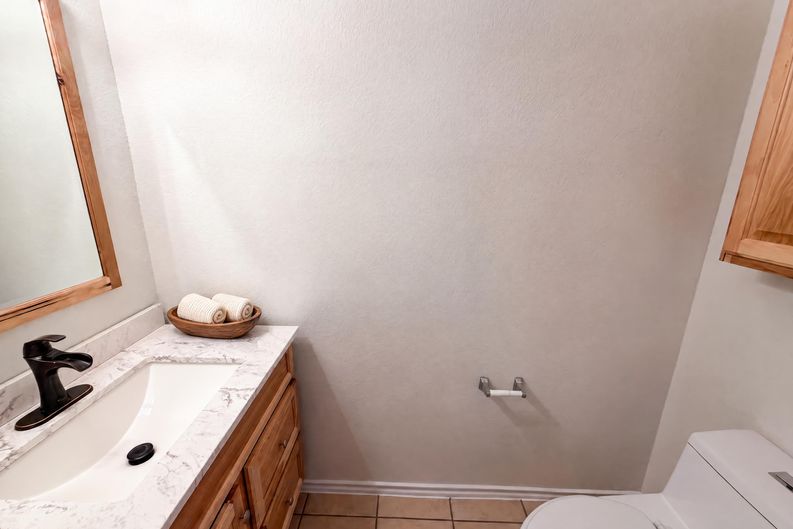 Photo 6 of 20 of 206 Almquist St, Hutto, TX