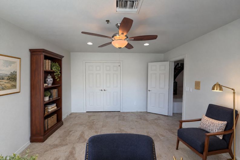 Photo 17 of 36 of 10240 E Cochise Dr, Scottsdale, AZ
