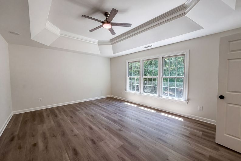 Photo 17 of 49 of 12209 Willingdon Rd, Huntersville, NC