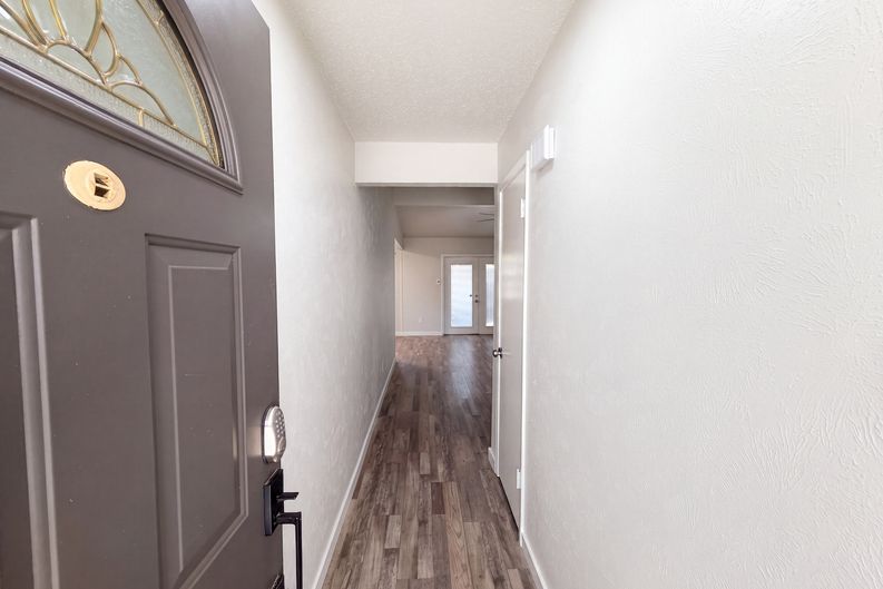 Photo 6 of 24 of 6601 Oaklawn Dr, Watauga, TX