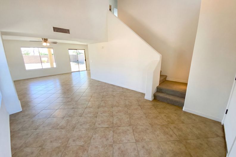 Photo 7 of 20 of 15237 N 147th Ln, Surprise, AZ