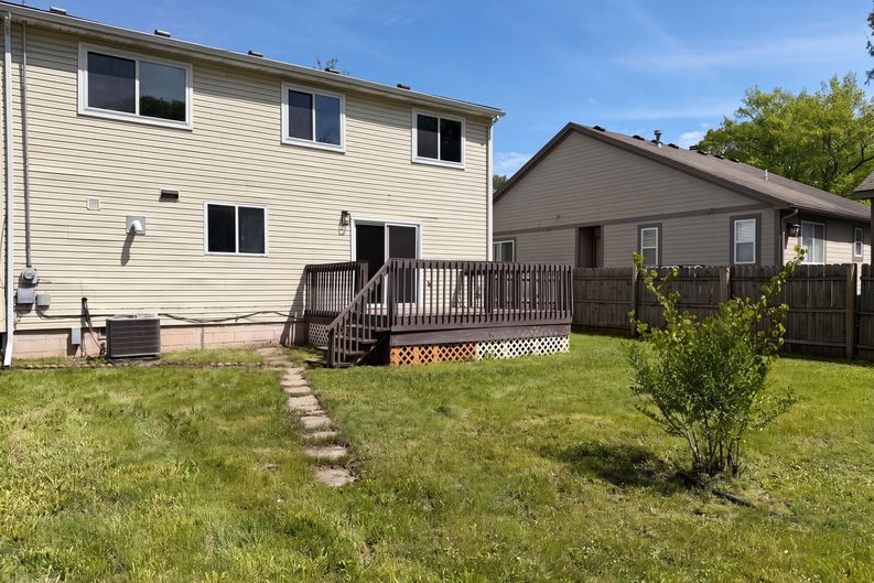Photo 21 of 28 of 21425 Averhill St, Farmington Hills, MI