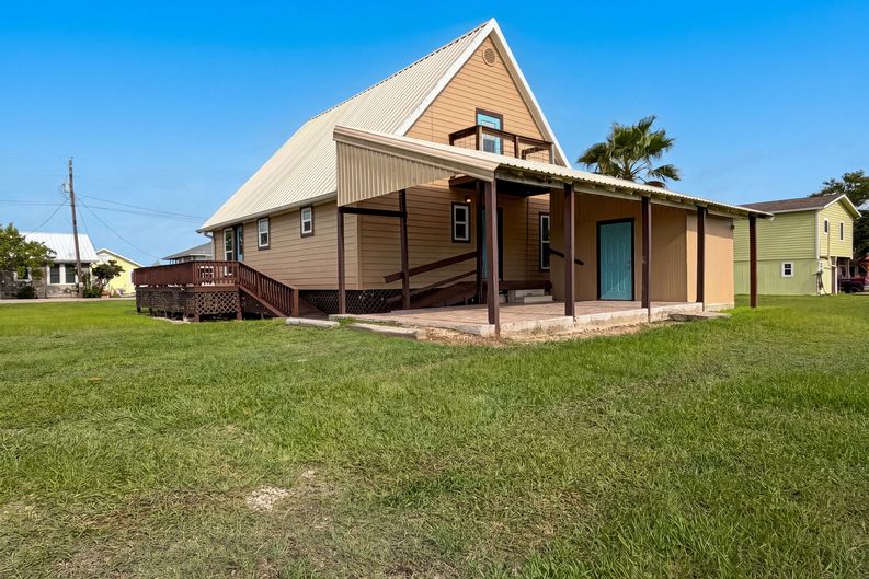 Photo 17 of 19 of 552 Marshall Johnson Ave S, Port Lavaca, TX