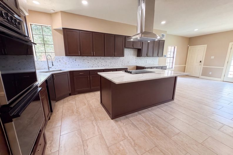 Photo 7 of 29 of 17418 Wilton Park Ct, Spring, TX