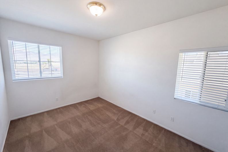 Photo 16 of 21 of 415 E Indian School Ln, Banning, CA