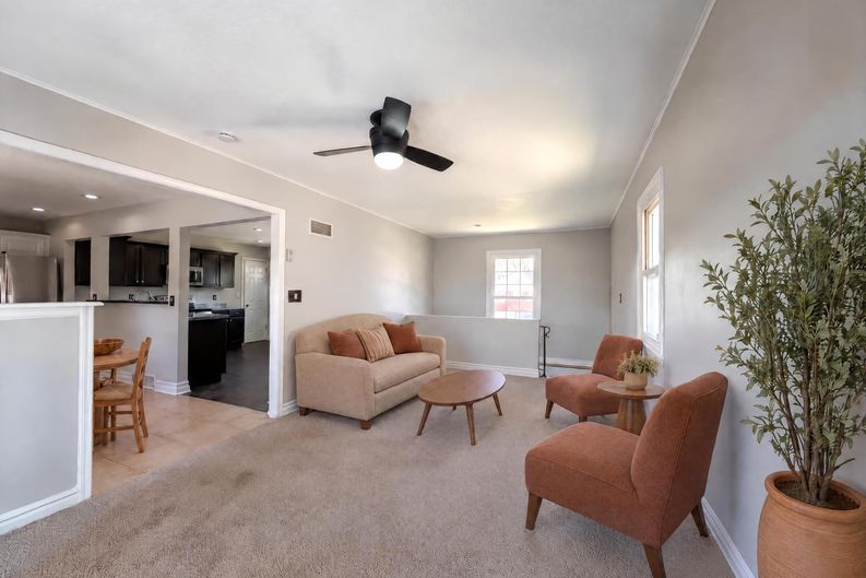 Photo 7 of 21 of 3809 S Drumm Ave, Independence, MO