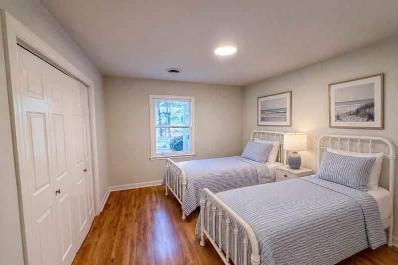Photo 4 of 19 of 1524 Mt Holly Huntersville Rd, Charlotte, NC