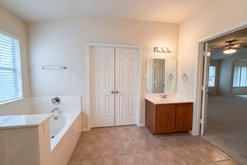 Photo 6 of 21 of 312 Crowfoot Dr, Harker Heights, TX