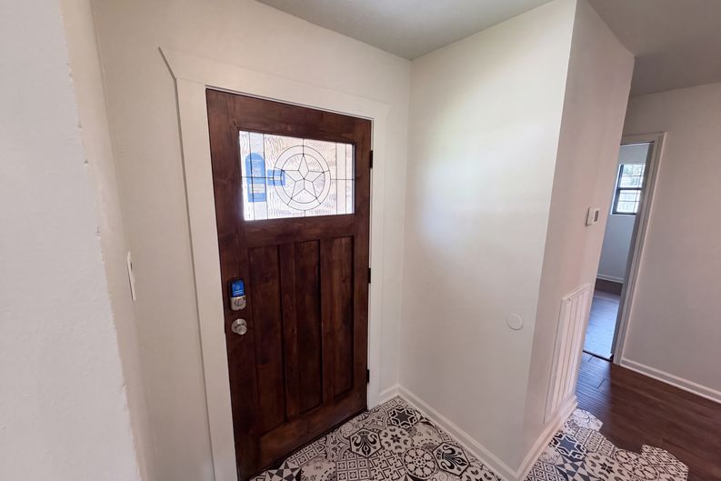 Photo 14 of 18 of 10942 Collingswood Dr, La Porte, TX