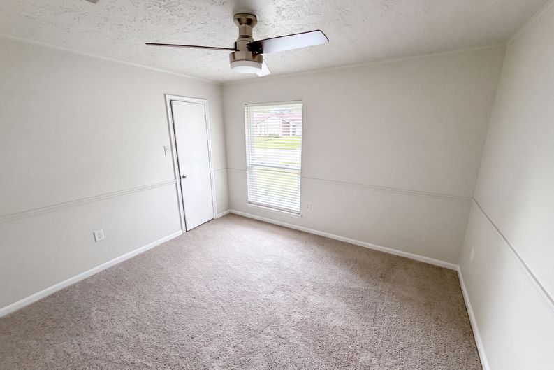 Photo 15 of 26 of 14923 Aspen Hills Dr, Houston, TX