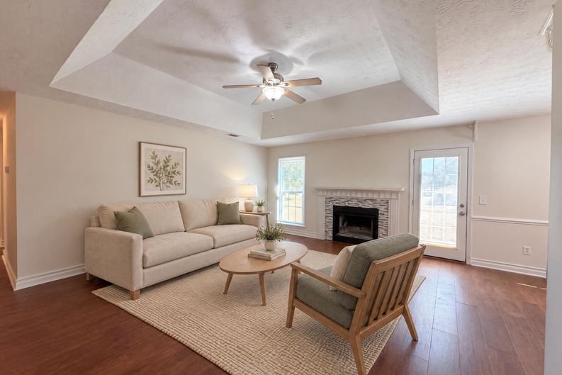 Photo 9 of 26 of 3040 Raymonds Ct, Loganville, GA