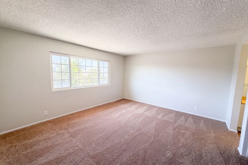 Photo 4 of 29 of 8452 Hazelwood Cir, Westminster, CA