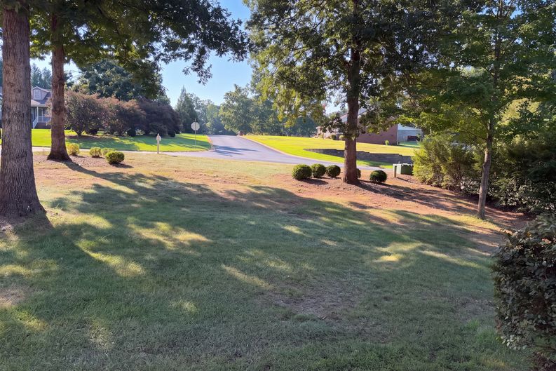 Photo 35 of 36 of 189 Victoria Dr, Inman, SC