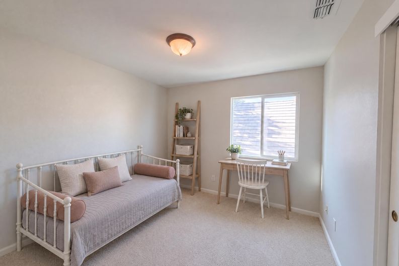 Photo 15 of 21 of 5124 Bissett Way, Sacramento, CA