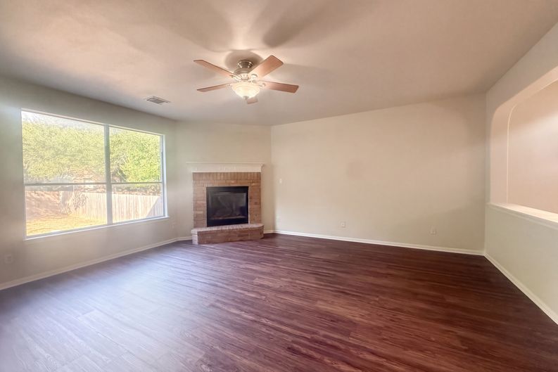 Photo 3 of 36 of 2404 Danciger Ln, Cedar Park, TX