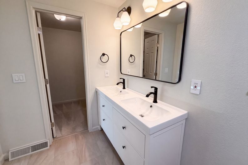 Photo 22 of 43 of 7447 S Ames Ct, Littleton, CO