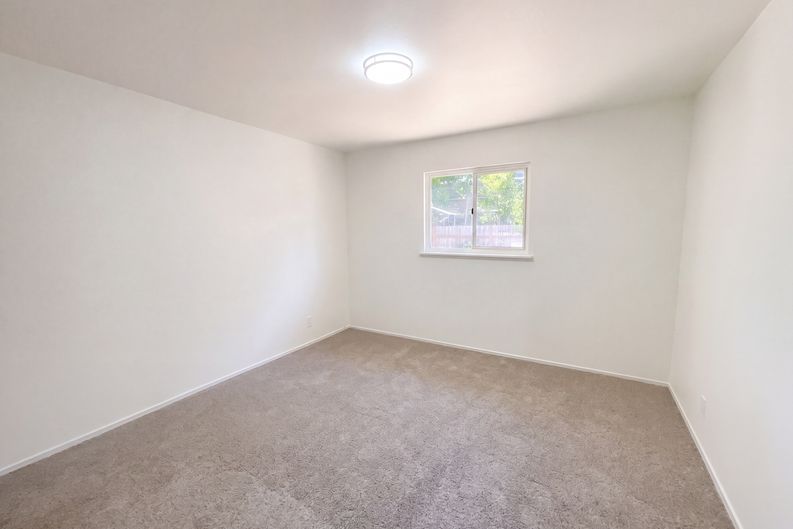 Photo 14 of 20 of 3008 Lerwick Rd, Sacramento, CA