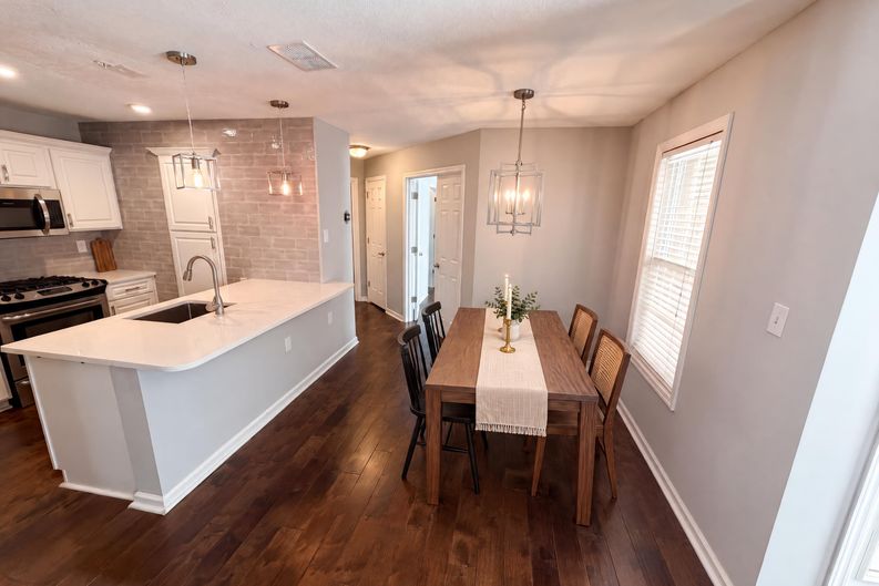 Photo 9 of 31 of 2090 River Heights Walk SE, Marietta, GA