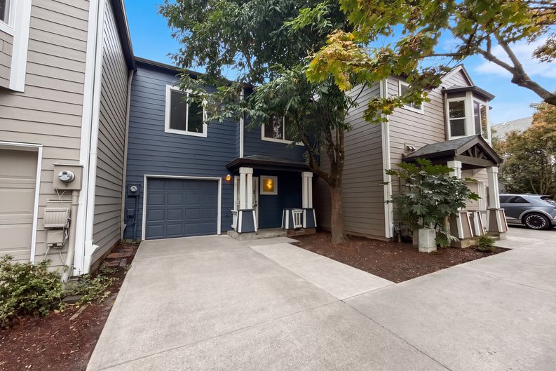 Photo 24 of 26 of 546 NE Knott St, Portland, OR