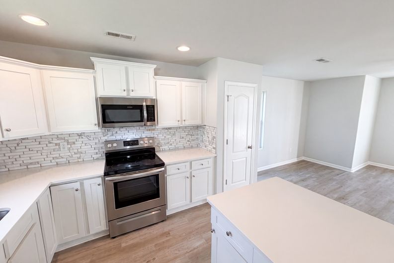 Photo 8 of 21 of 8222 Gabon Ct, Charlotte, NC