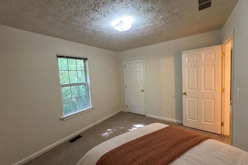 Photo 18 of 60 of 2492 Halcyon Way, Lawrenceville, GA
