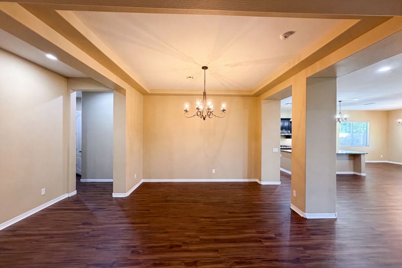 Photo 6 of 39 of 18136 W Devonshire Ave, Goodyear, AZ