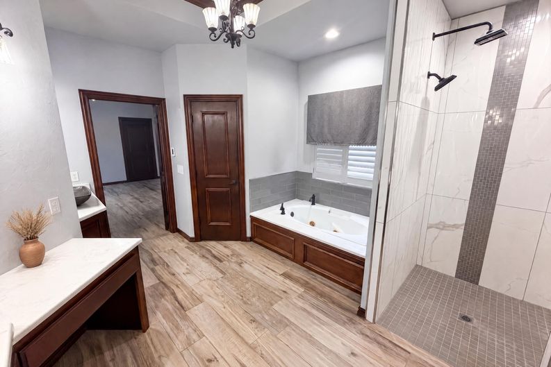Photo 12 of 25 of 1017 W Camellia Way, Mustang, OK