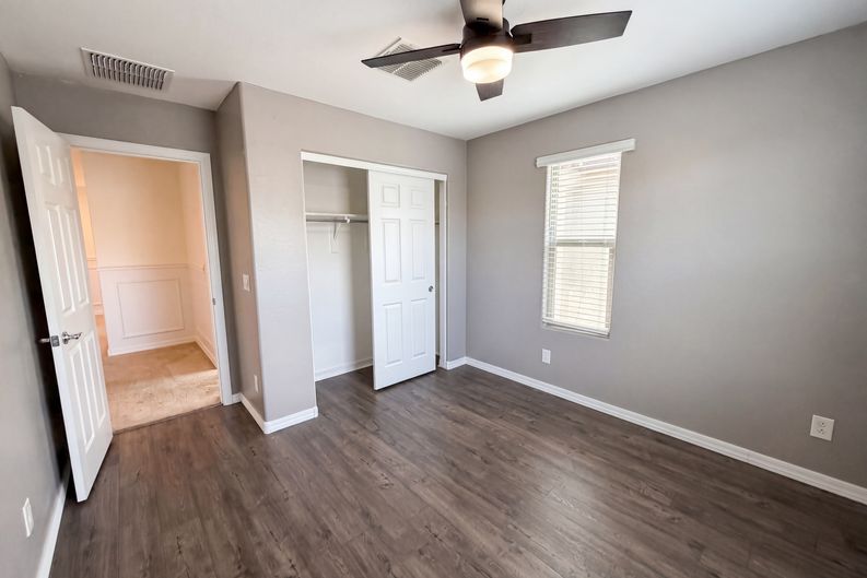 Photo 15 of 26 of 5728 W Raymond St, Phoenix, AZ