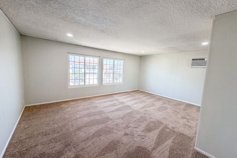 Photo 10 of 29 of 8452 Hazelwood Cir, Westminster, CA