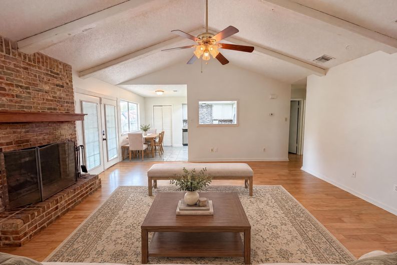 Photo 6 of 16 of 1803 Frontier Trl, Round Rock, TX
