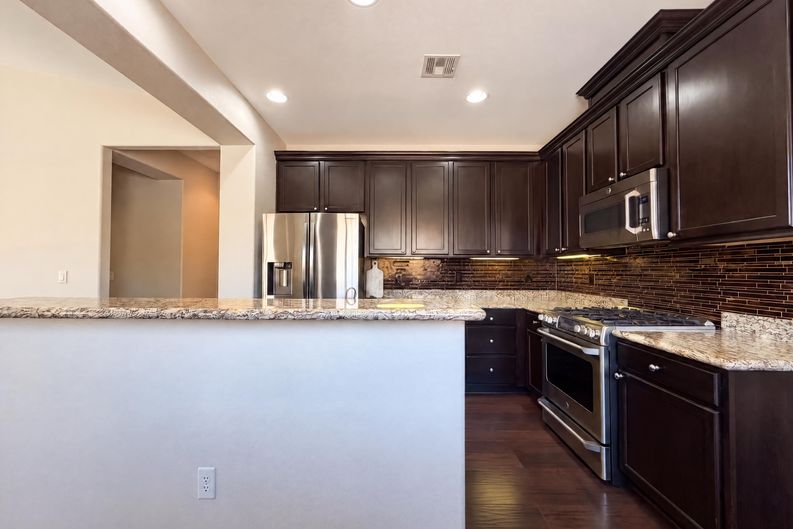 Photo 6 of 21 of 908 Baronet Dr, Las Vegas, NV