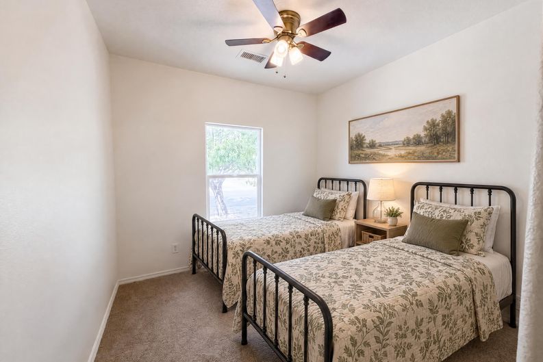 Photo 15 of 24 of 696 Troon Dr SE, Rio Rancho, NM
