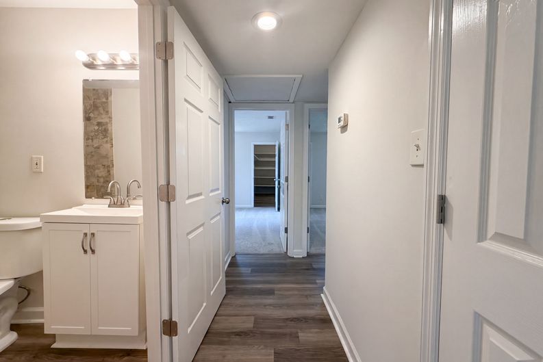 Photo 14 of 19 of 7361 Proxima Rd, Jacksonville, FL