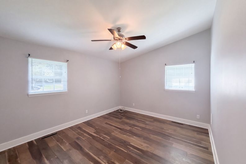 Photo 9 of 16 of 449 Virginia Ave, Statesville, NC