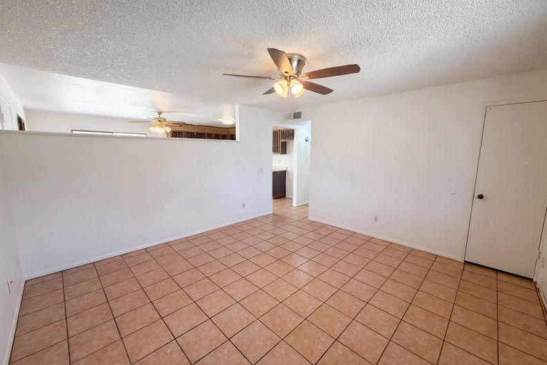 Photo 6 of 19 of 2831 N 70th Dr, Phoenix, AZ