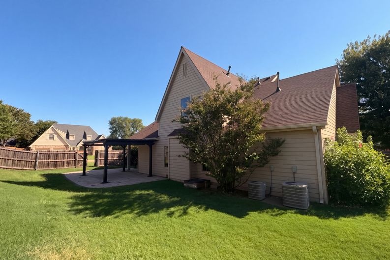 Photo 5 of 50 of 1919 E Kelsey Ln, Stillwater, OK